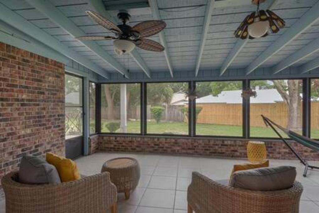Quiet Relaxing Home - Close To Downtown & Beach 4Br-2Bt Πενσακόλα Εξωτερικό φωτογραφία