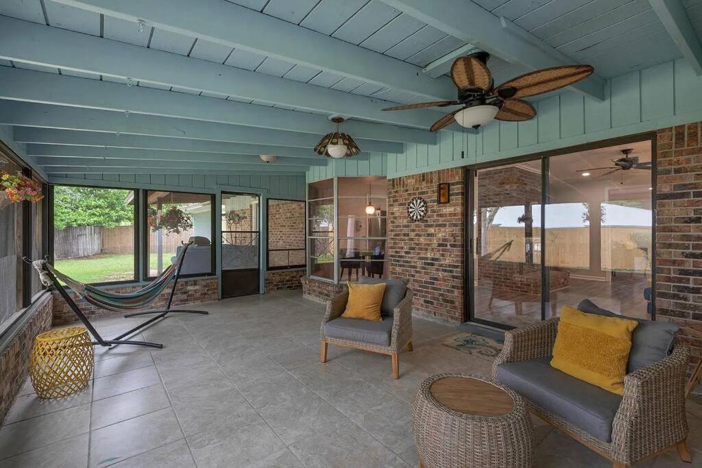 Quiet Relaxing Home - Close To Downtown & Beach 4Br-2Bt Πενσακόλα Εξωτερικό φωτογραφία