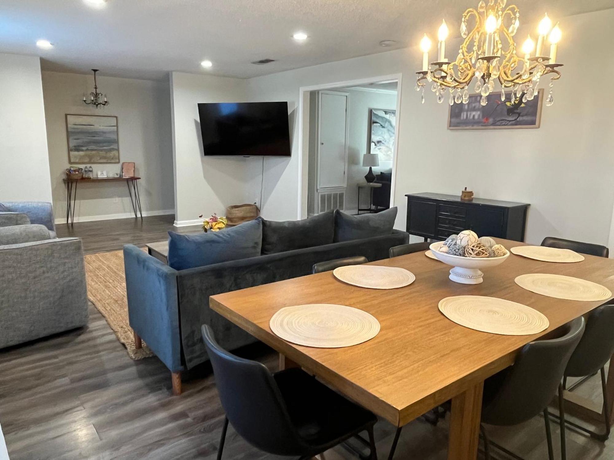 Quiet Relaxing Home - Close To Downtown & Beach 4Br-2Bt Πενσακόλα Εξωτερικό φωτογραφία